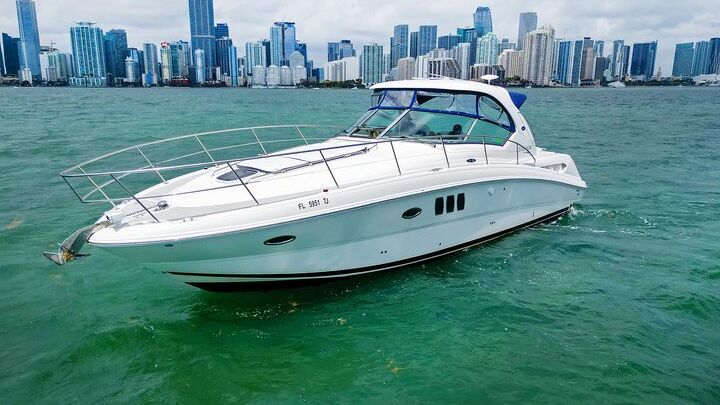Ft. Lauderdale Private Yacht Charter for 12 People with BYOB