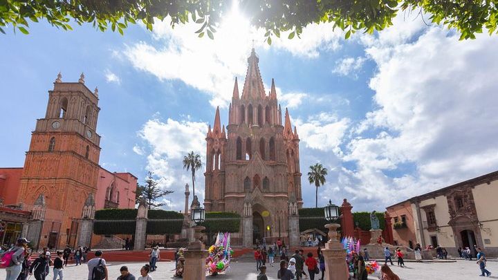 Landmarks and Lunch tour with Taste of San Miguel