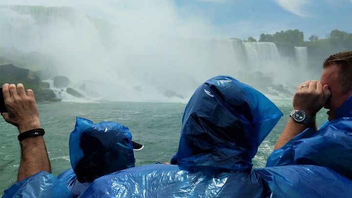 Niagara Falls America and Canada Sides 1-Day Sightseeing Tour