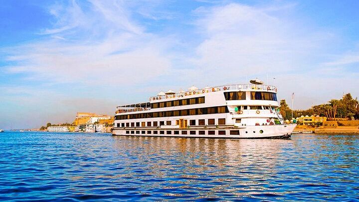 Nile Cruise: Aswan-Luxor 4-Day Private 5-Star Boat with Entry Fees