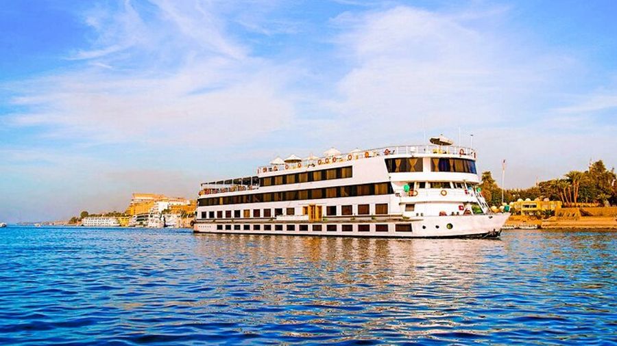 Nile Cruise: Aswan-Luxor 4-Day Private 5-Star Boat with Entry Fees