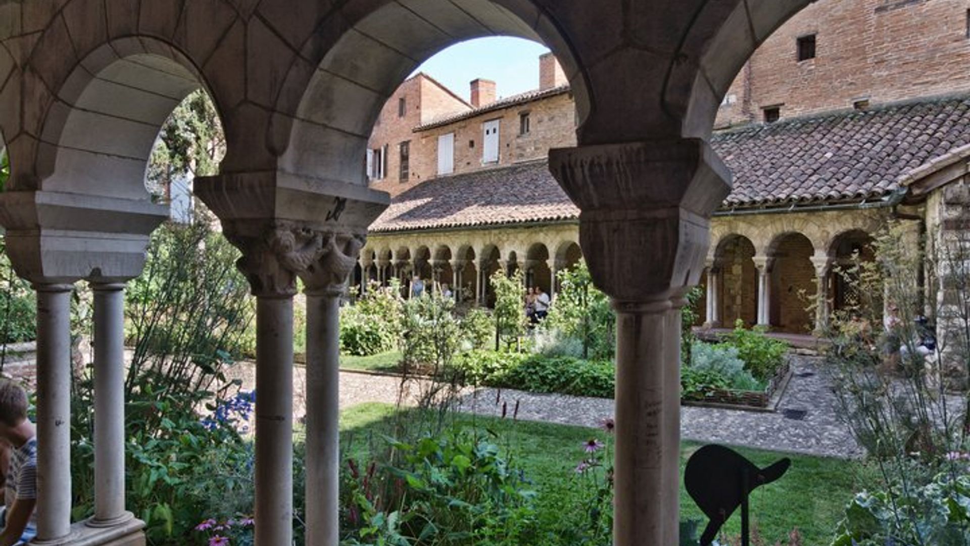 De cátaros a reyes : excursión de un día a Albi y Cordes-sur-Ciel
