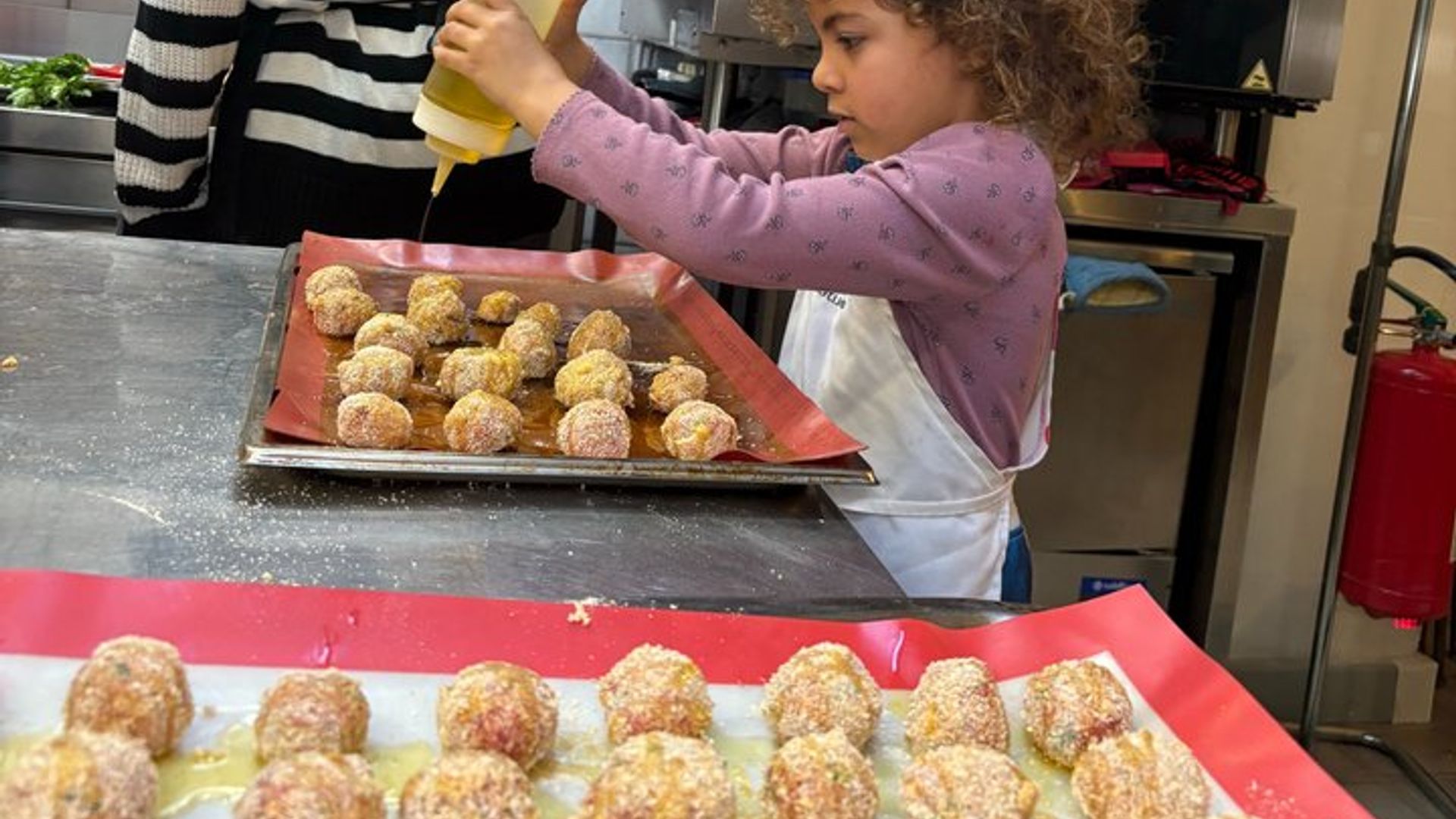 Florence Market and Spaghetti Meatball Cooking Class with Wine