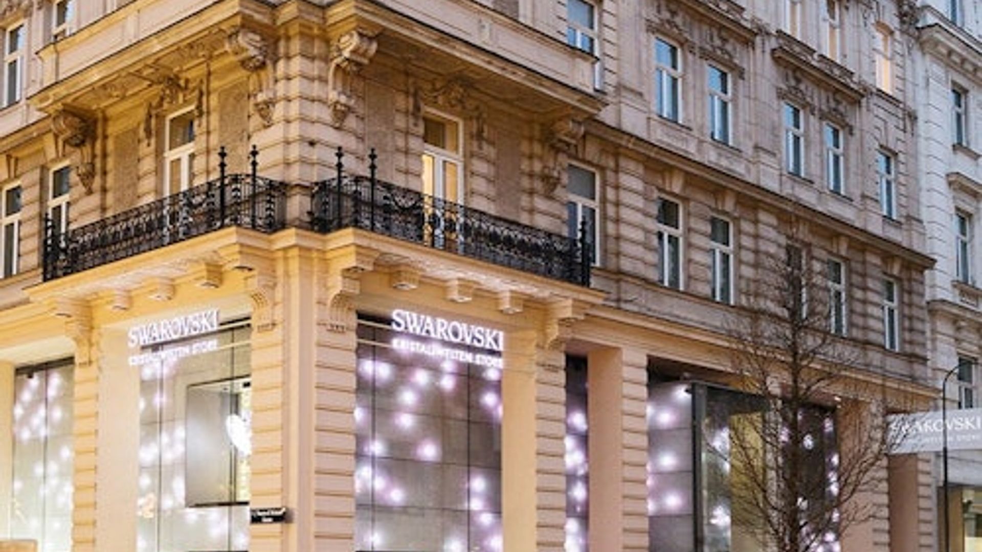 Swarovski Crystal Worlds Store Vienna: Entry + Introduction + Gift