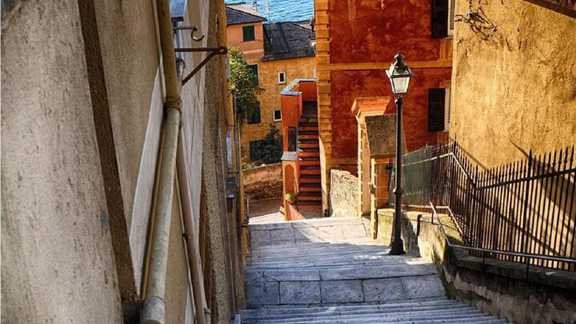 Genoa Small-Group Walking Tour