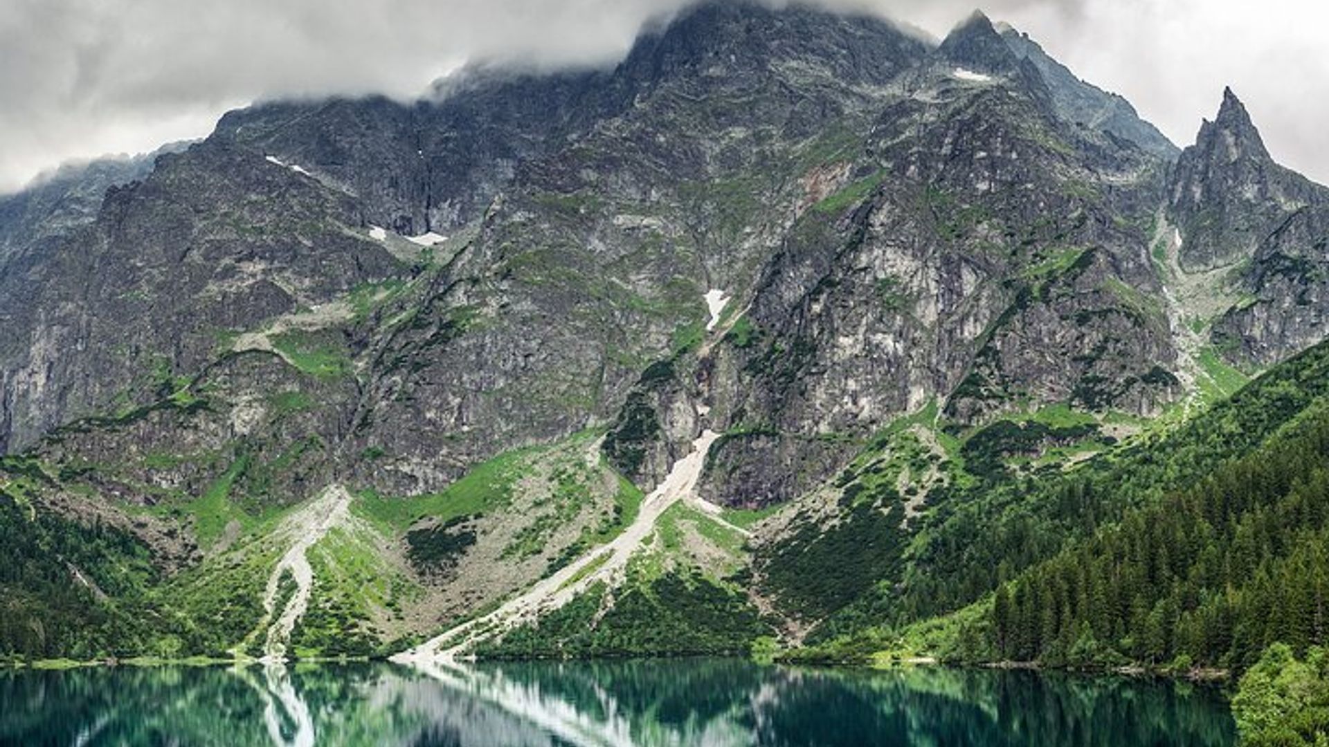 Transporte privado de ida y vuelta al lago Morskie Oko desde Cracovia