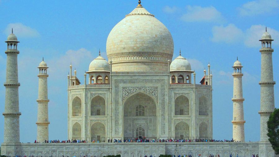 Agra Sightseeing tour Includes Guide and Private AC vehicle