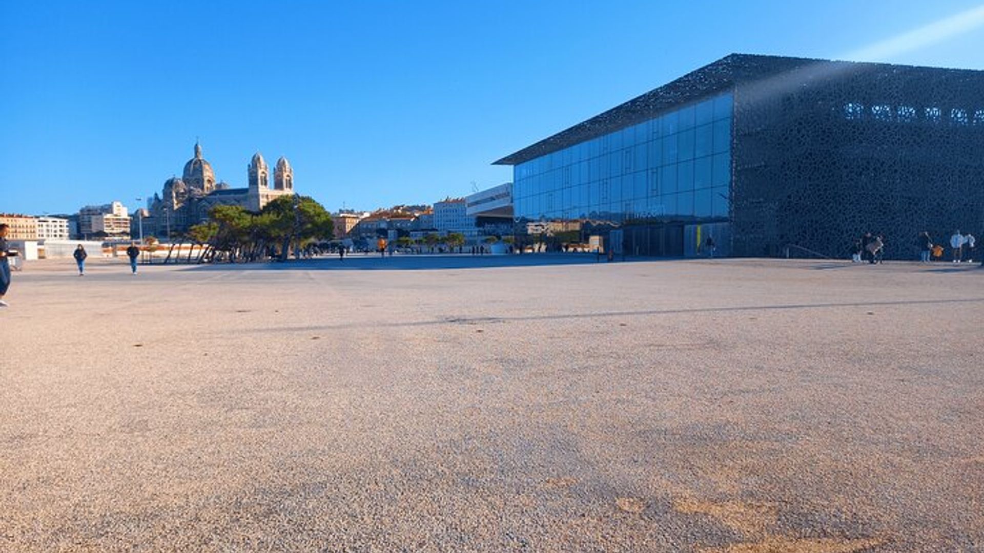 Destaques de Marselha: Tour a Pé em Pequeno Grupo com um Local