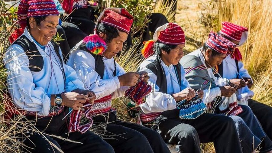 Uros and Taquile Islands Boat Cruise with Hike, Meal, Crafts
