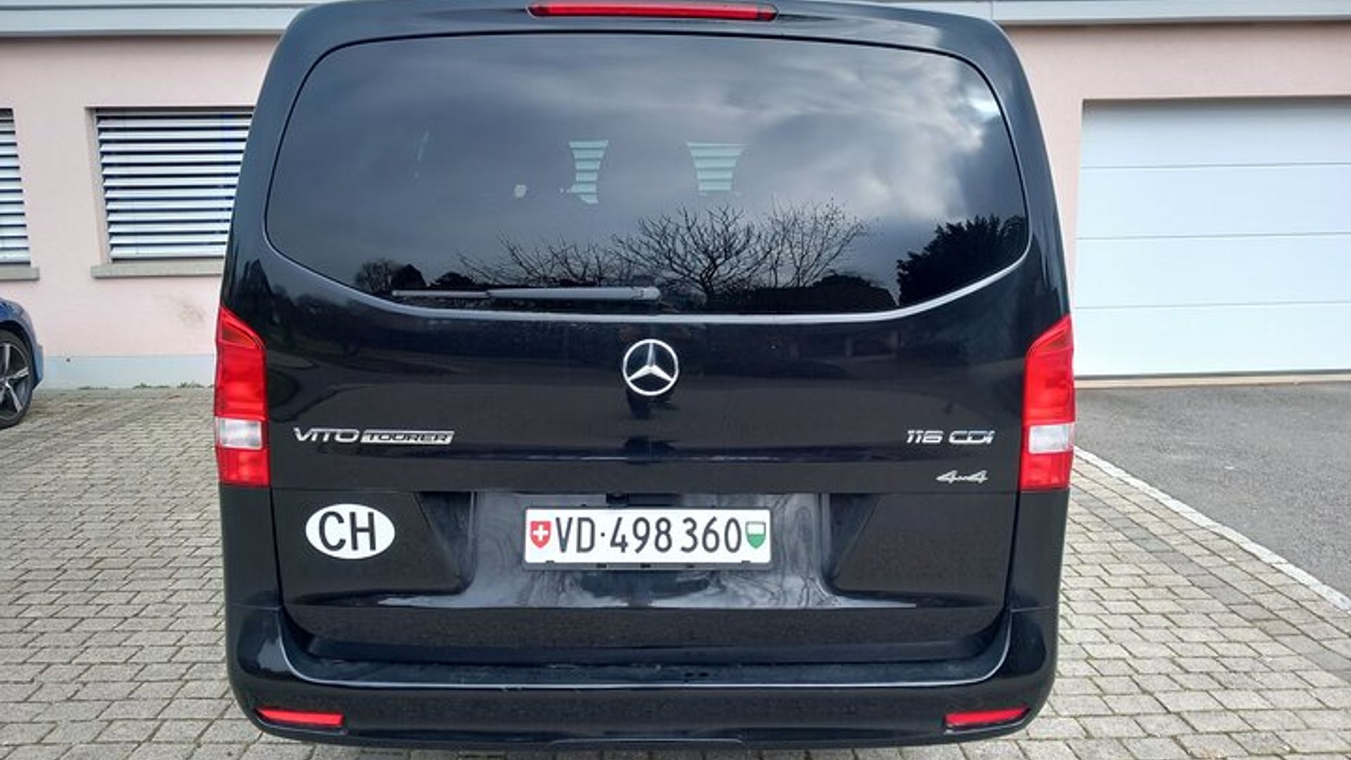 Tour privado de seis horas por la Riviera suiza