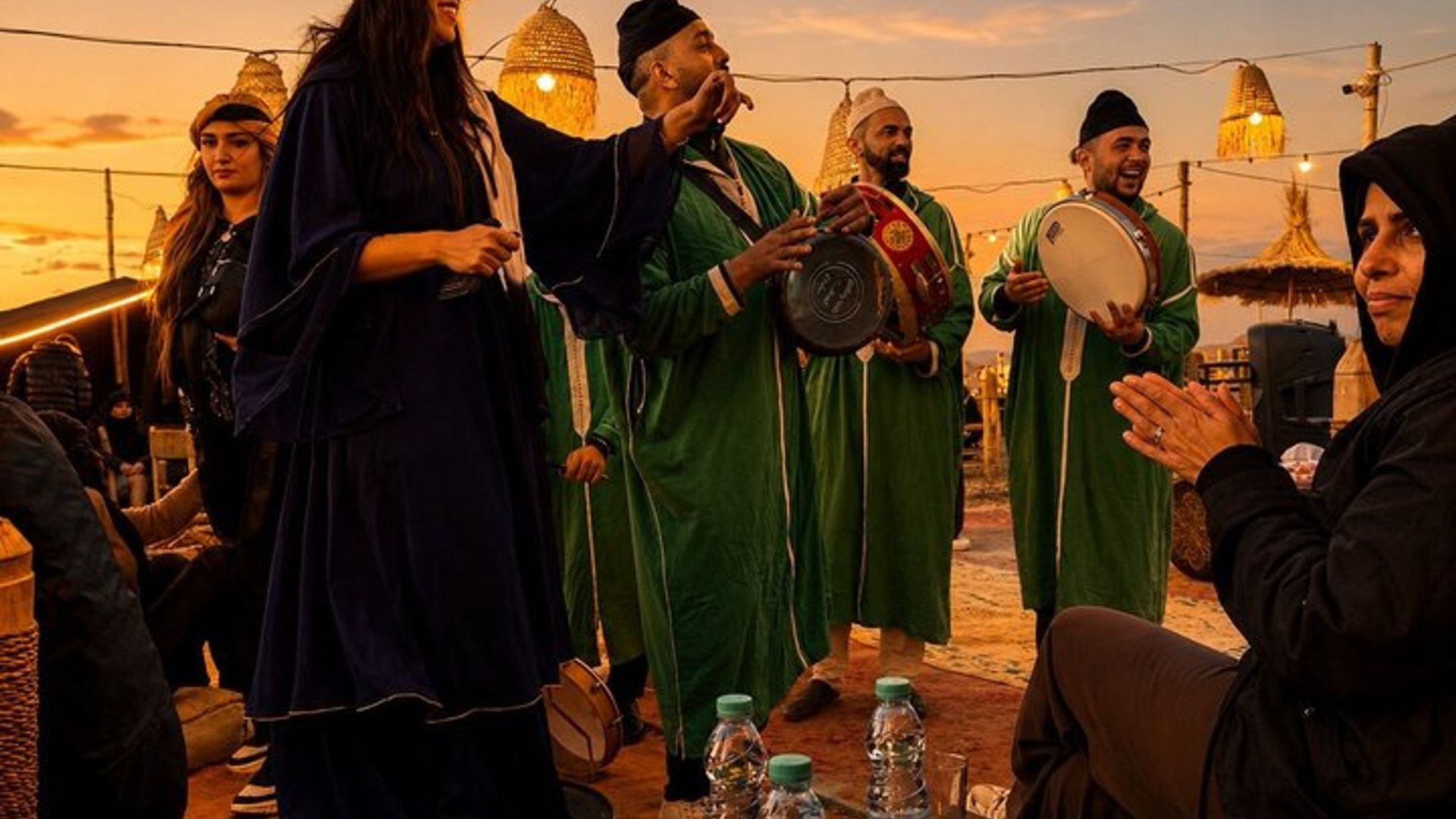 Marrakech : Coucher de soleil, dîner spectacle et observation des étoiles dans le désert d'Agafay