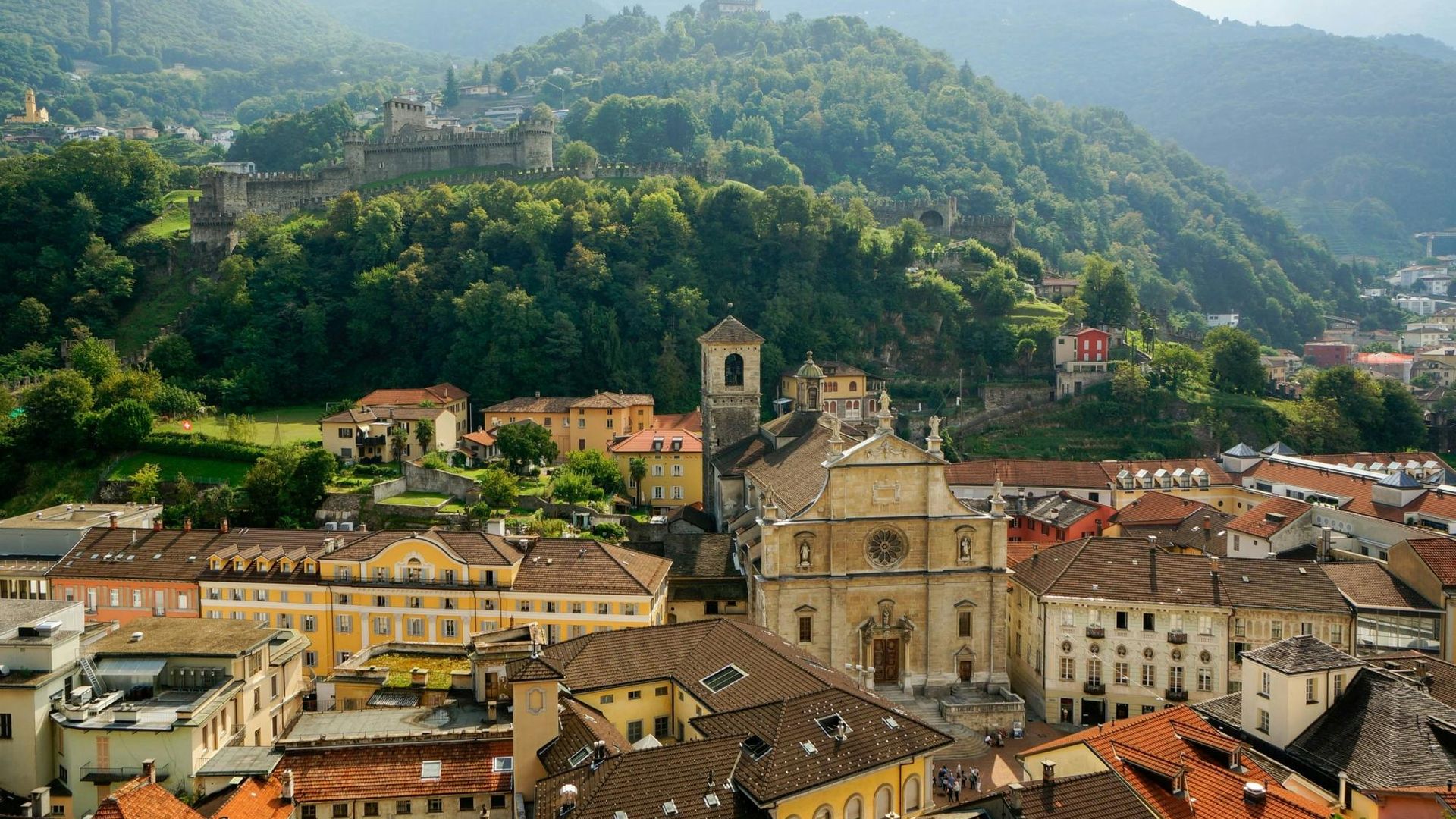 Bellinzona downloadable audio tour on your smartphone