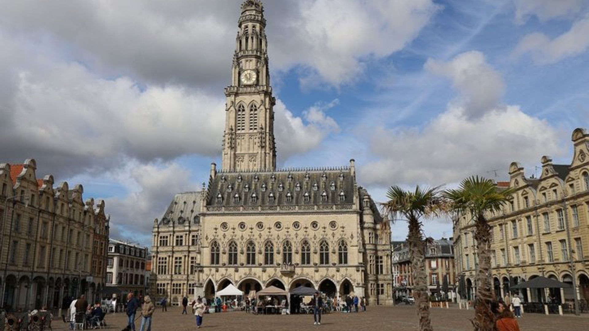 Lille Scavenger Hunt & Highlights Self-Guided Walking Tour
