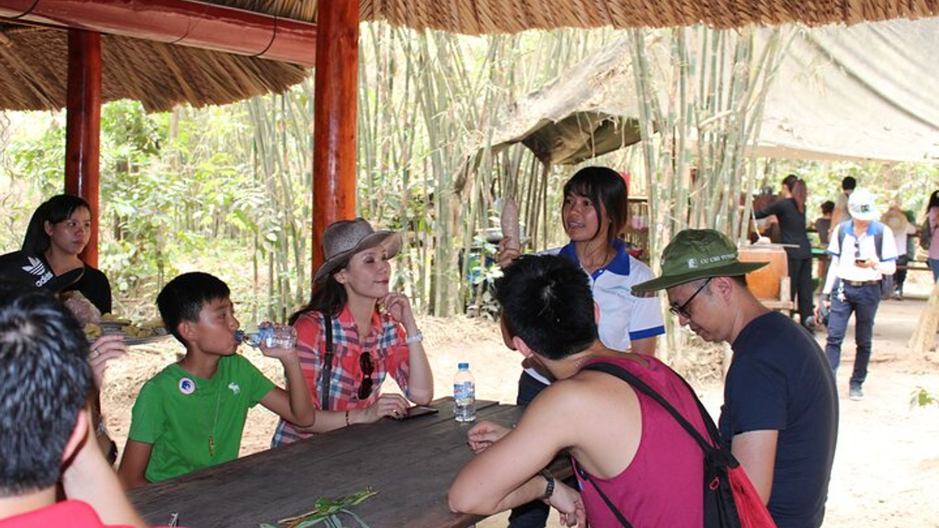 HCMC: Cu Chi Tunnels in kleiner Gruppe oder privat mit dem Schnellboot