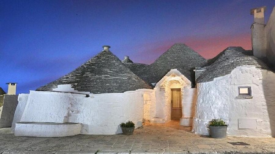 Tour from Naples to Alberobello Trulli round trip.