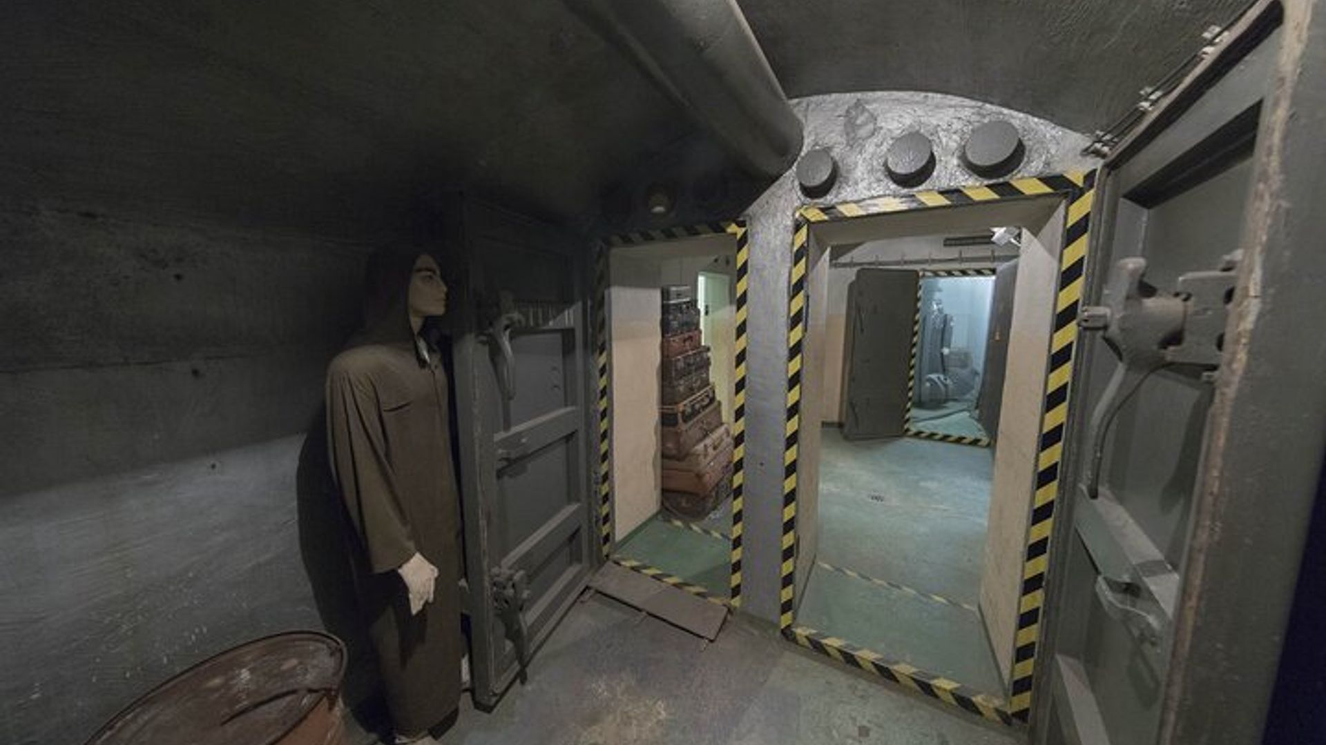 Prague Communism History and Nuclear Bunker Walking Tour