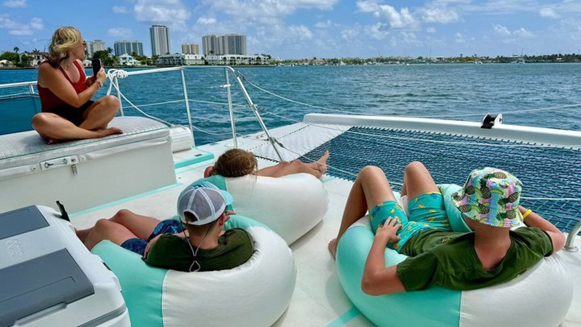 Crucero al atardecer con cerveza artesanal y vino en Palm Beach