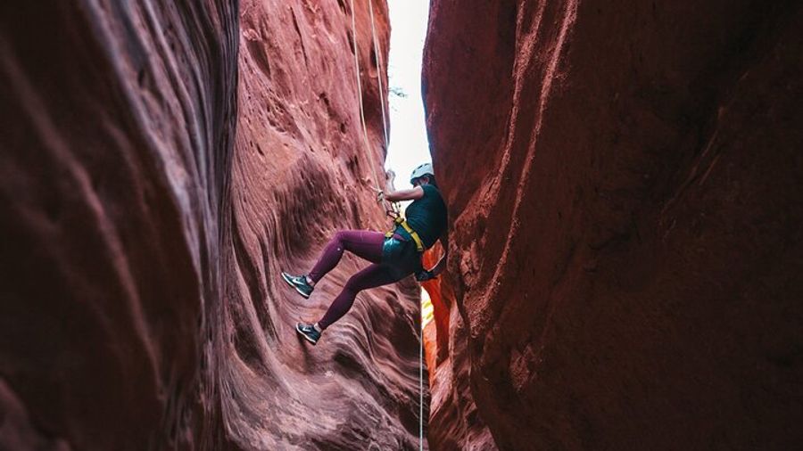 Kanab the Huntress Small-Group Half-Day Canyoneering Tour