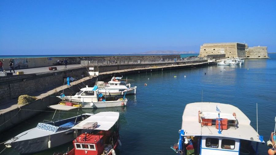 Heraklion Private Half-Day E-Bike Food Tour