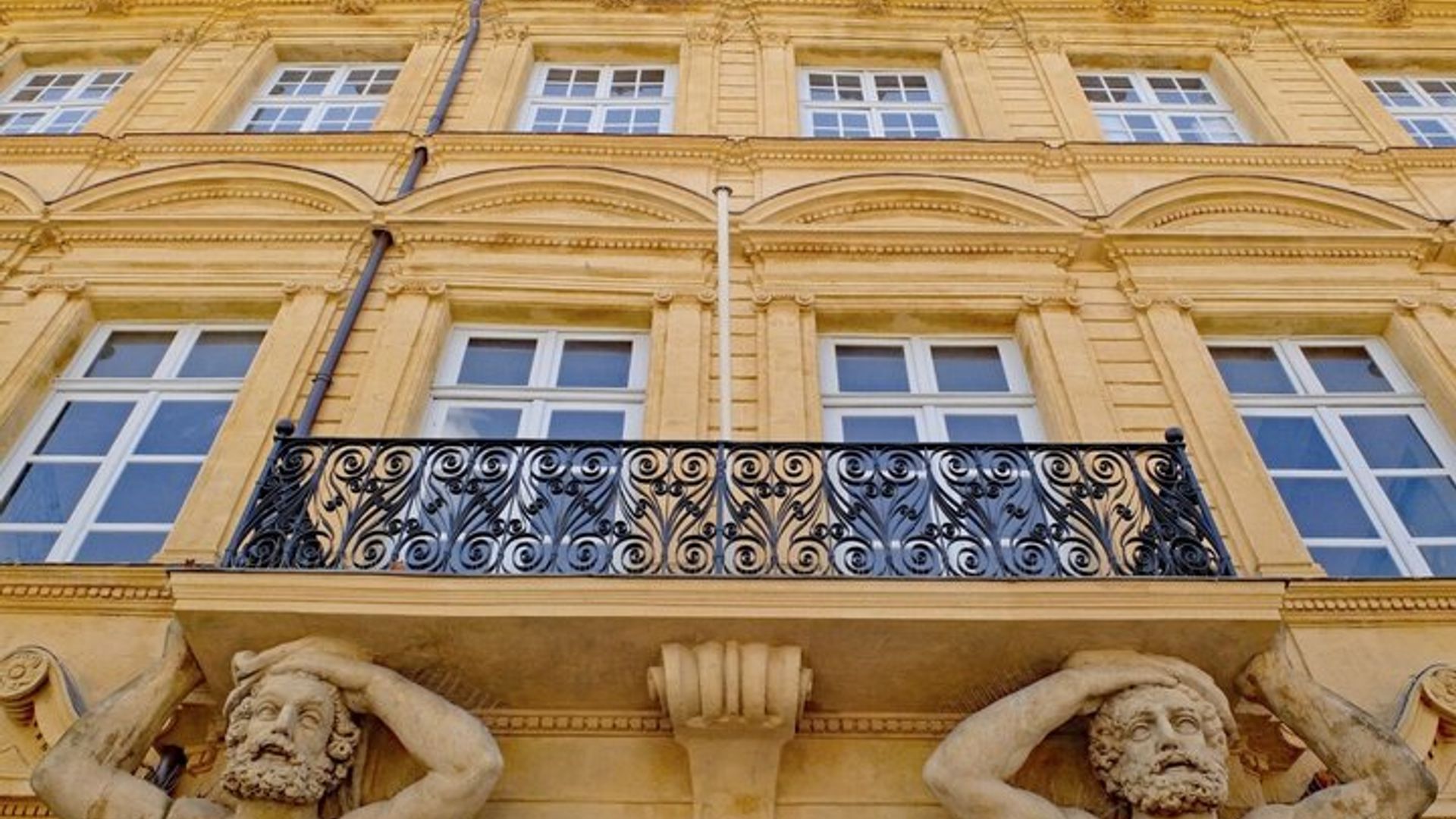 Tour a pie por Aix en Provence : Explora las principales atracciones y joyas ocultas