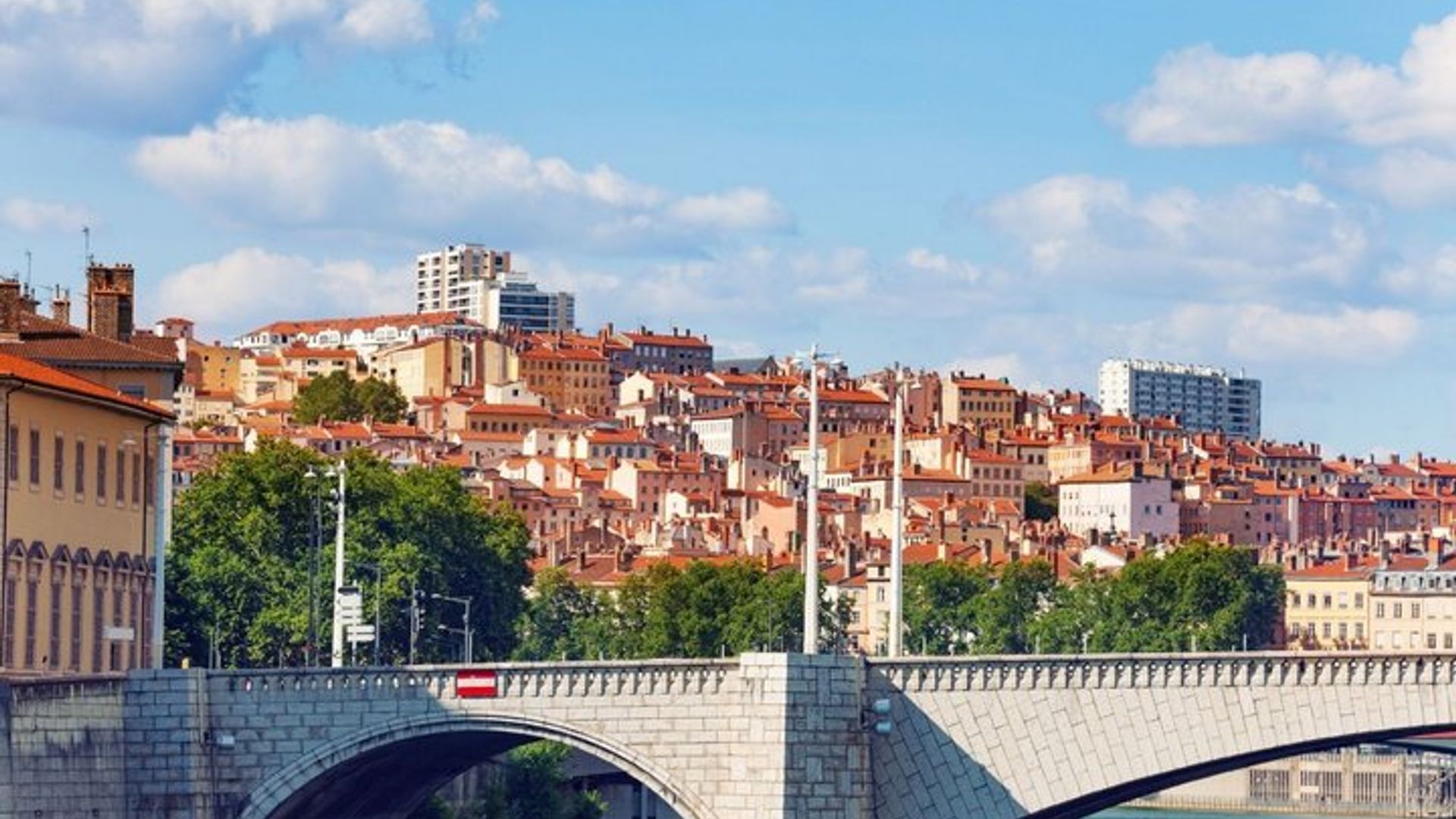 Lyon Scavenger Hunt & Highlights Self-Guided Walking Tour