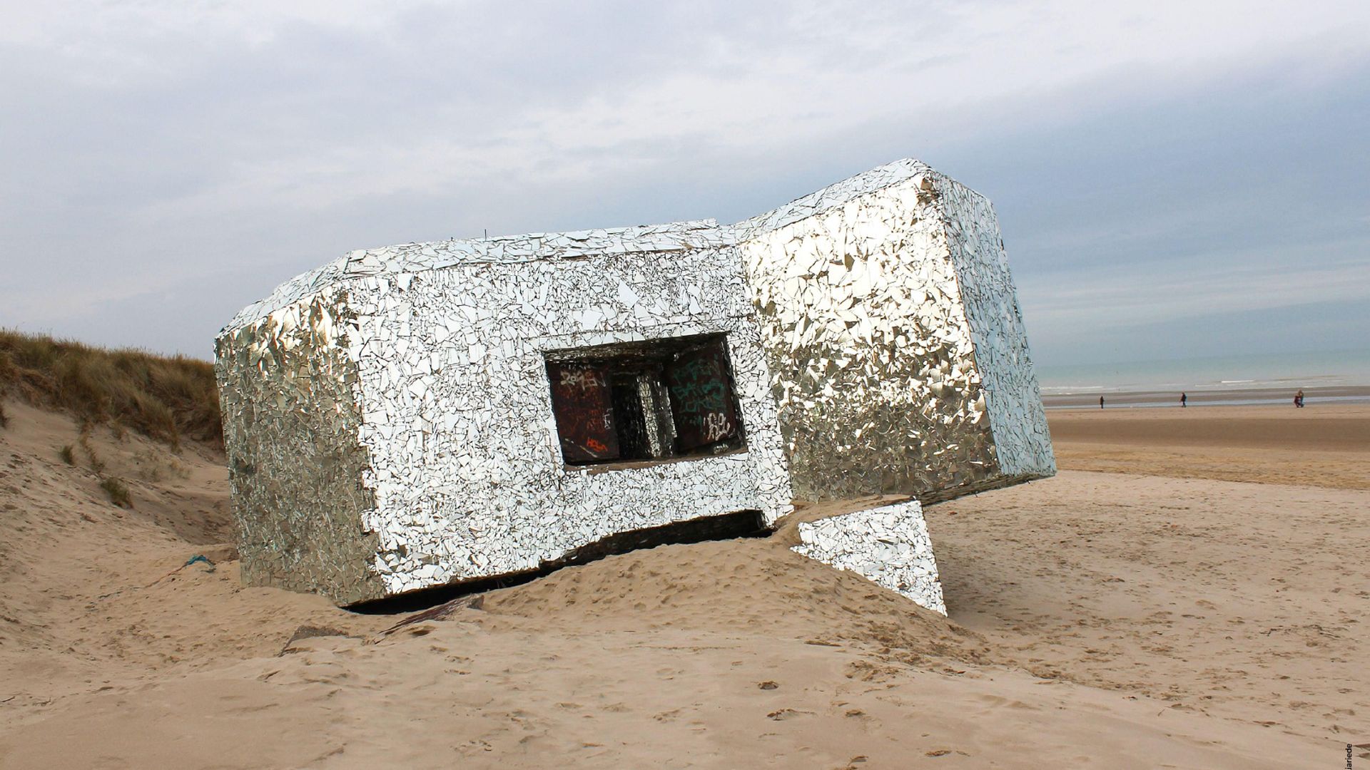 Dunkerque: Audio Guided Walking Tour (3:10 - 22 audio comments)