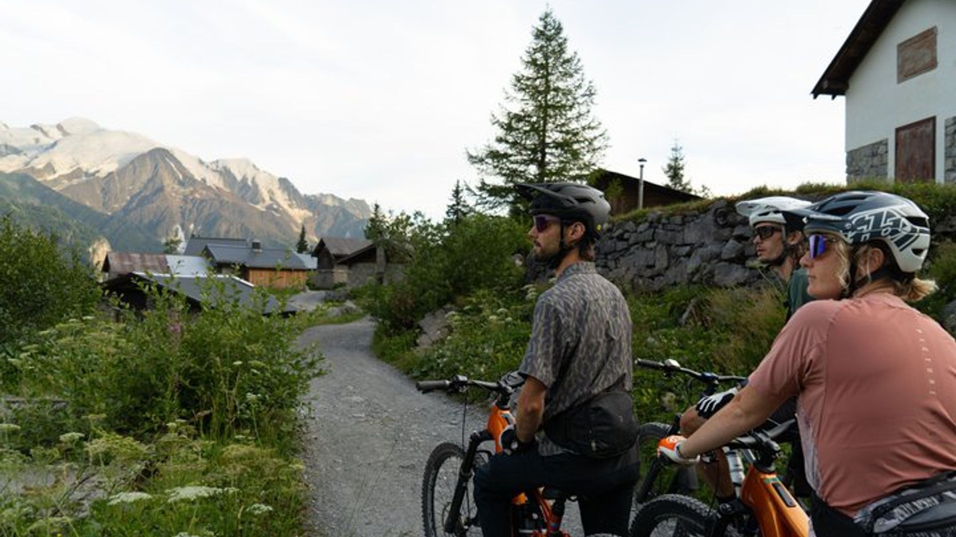 Chamonix: Private eBike Tour with Glacier Views