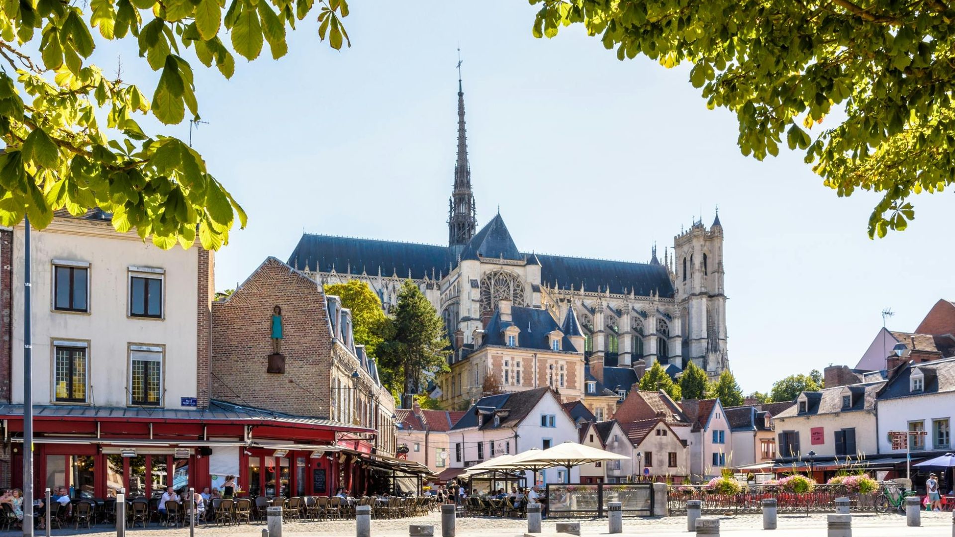 Amiens audio walking tour with monuments and canals