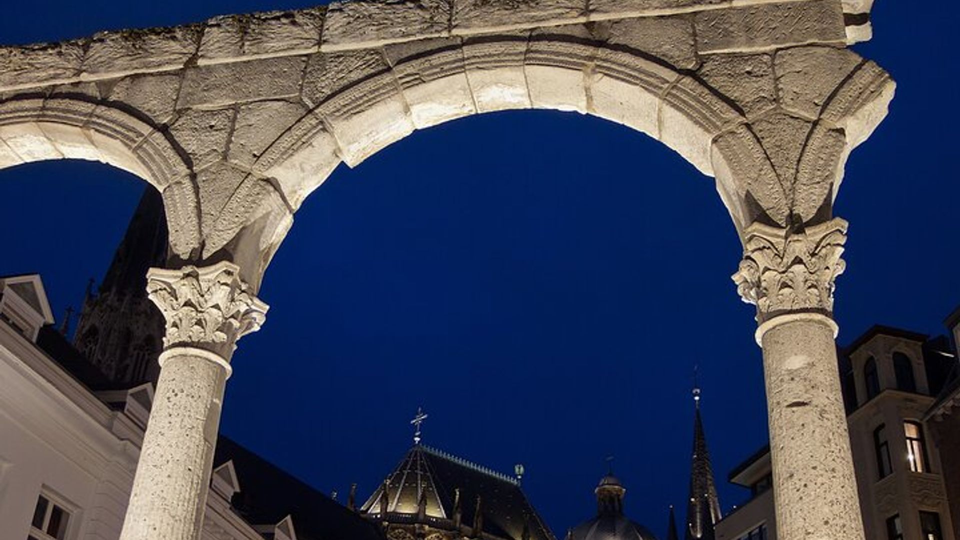 Aachen Scavenger Hunt & Highlights Self-Guided Walking Tour