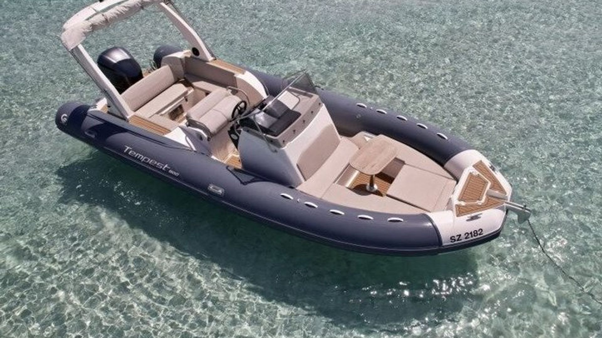 Croisière en privé Îles Lavezzi grottes et baignade exclusives