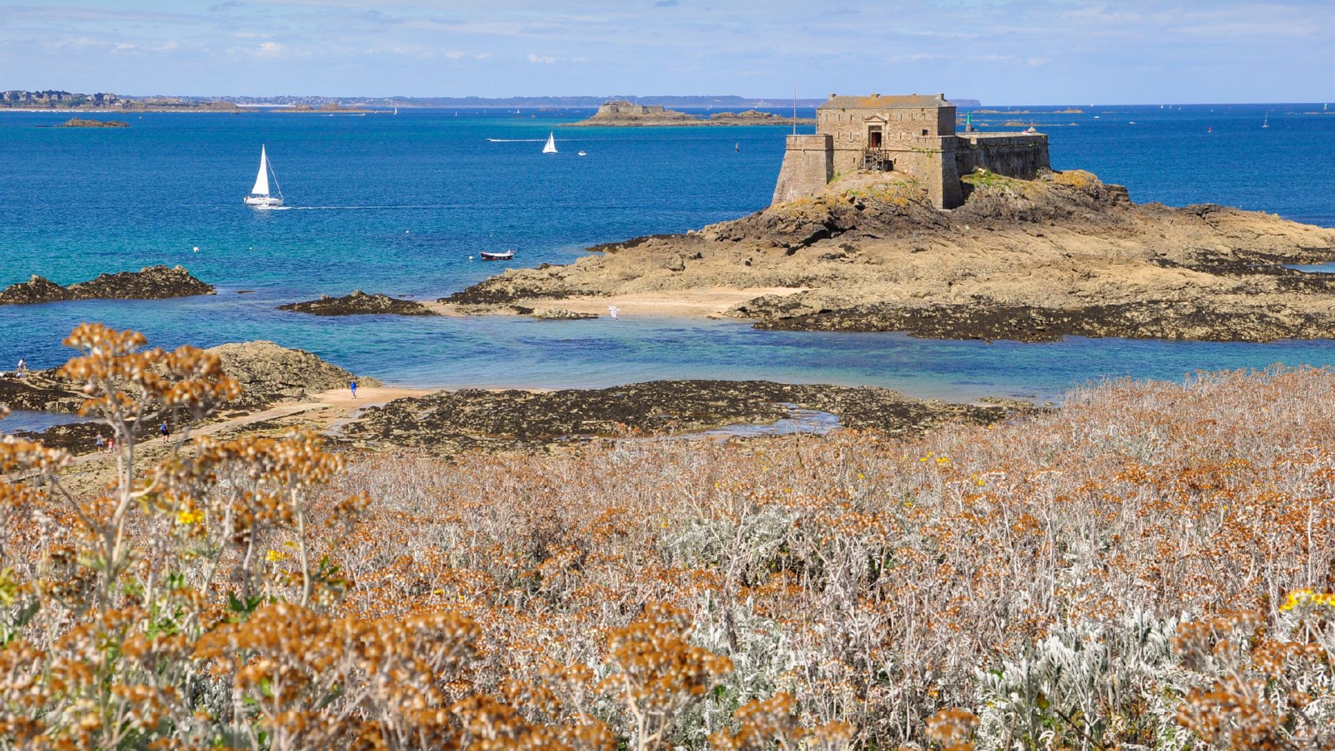 Saint-Malo: Audio Guided Walking Tour (2:40 - 29 audio comments)