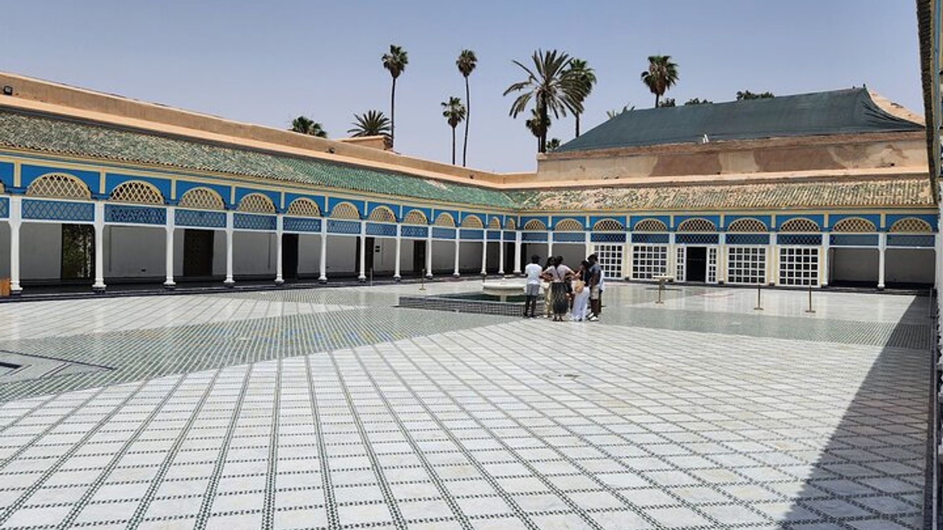 Marrakech Discovery Tour Bahia Palace and Saadian Tombs