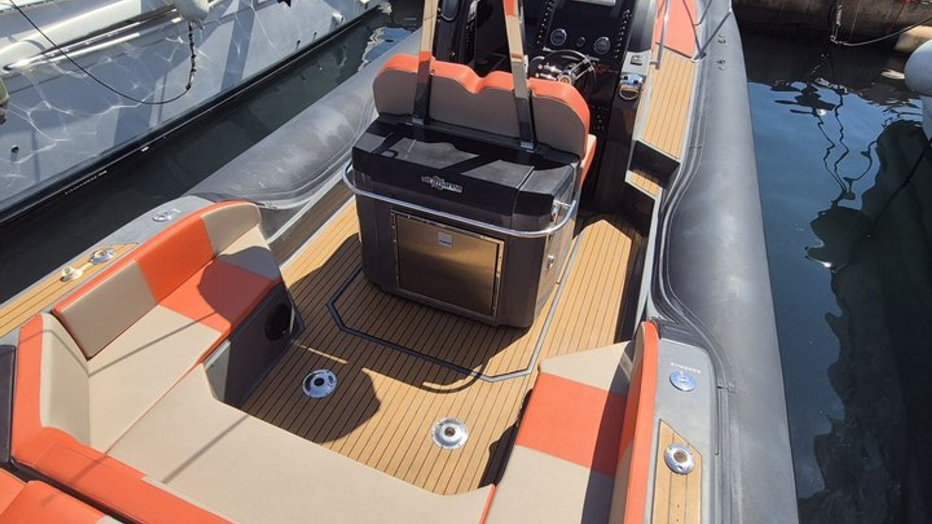 Premium private excursion Porquerolles – boat 11m