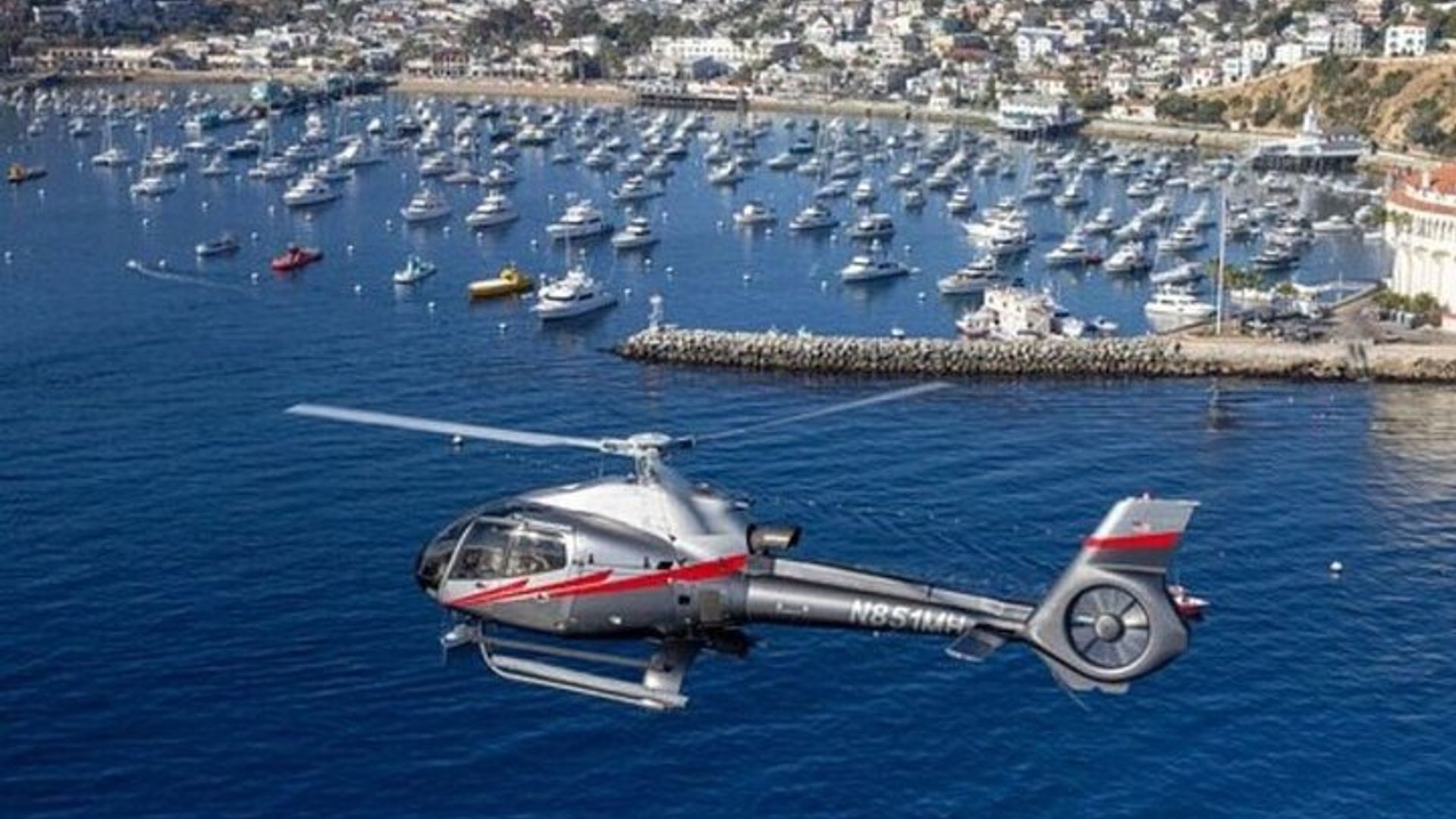 Cannes : Visite privée en hélicoptère au départ de la Croisette (12 - 60 min)