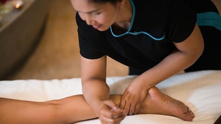 Lomi-Lomi Massage – Body Massage