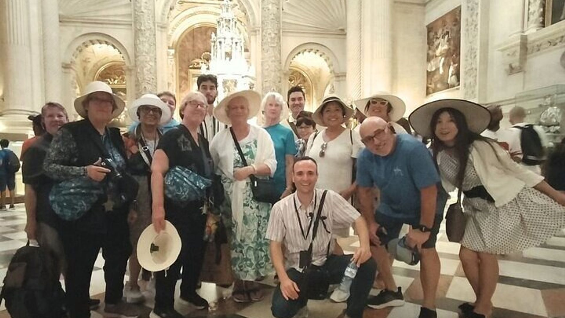 Tour in Piccolo Gruppo alla Cattedrale e Giralda con Ingresso Diretto
