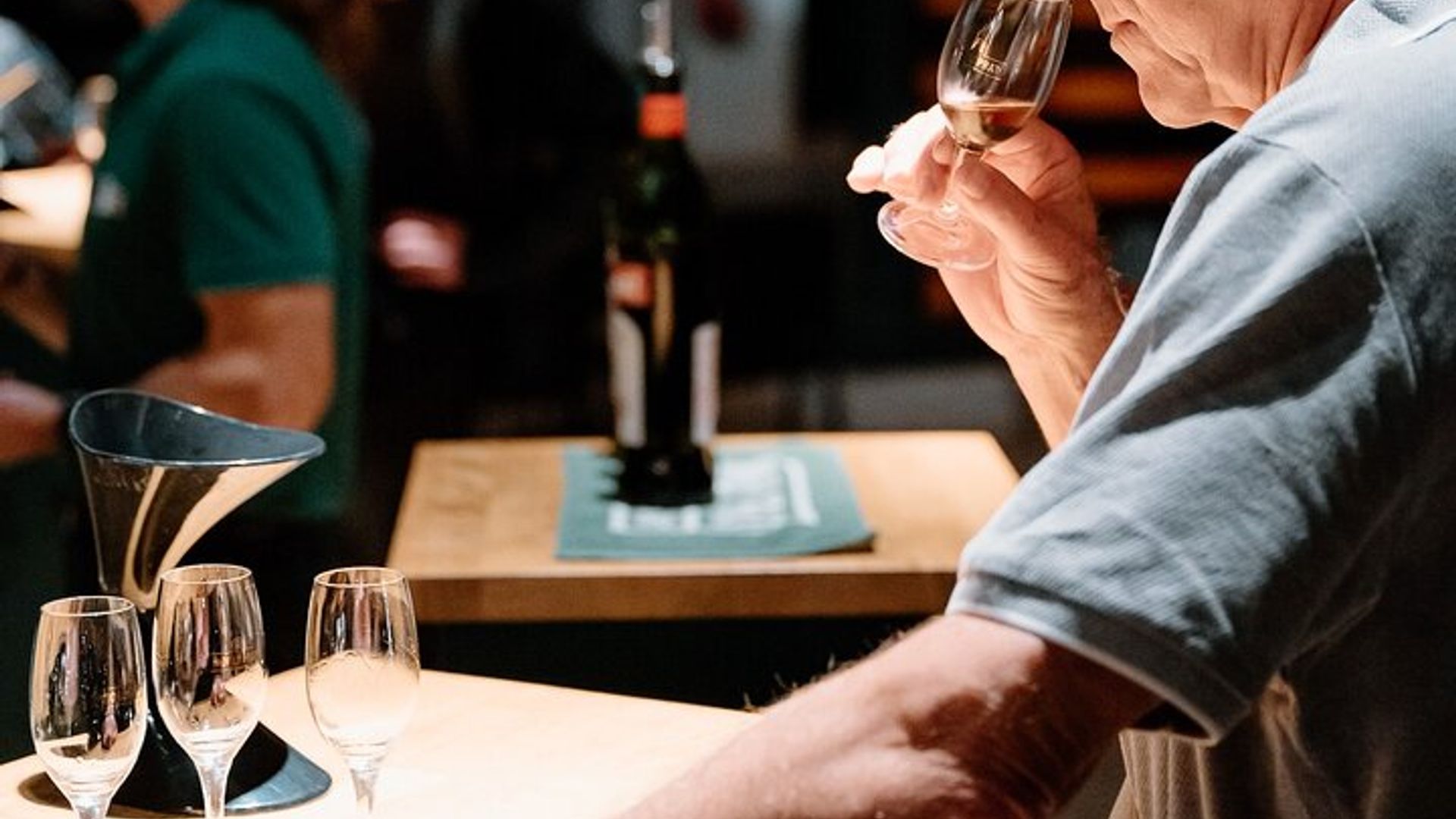 Maison Noilly Prat Tour VIP, catas de vinos y vermuts