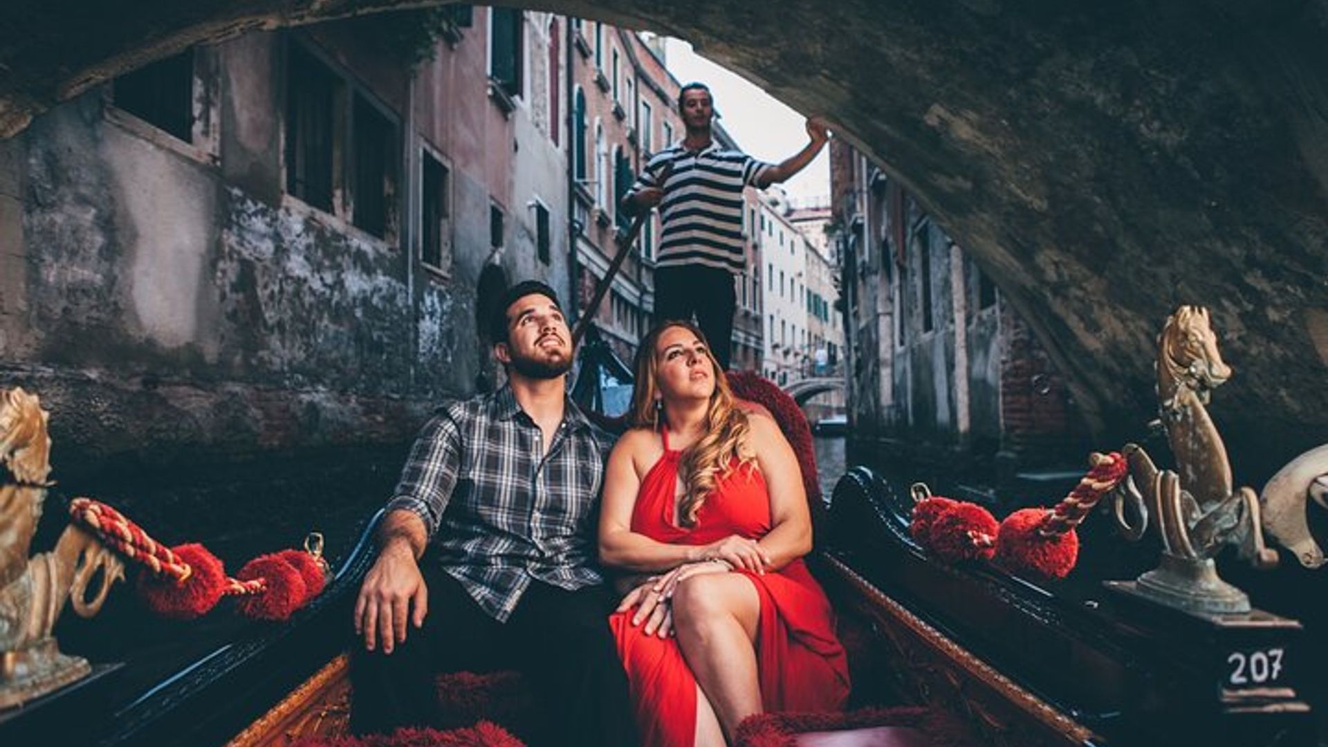 Venice Proposal Photography with Gondola Experience