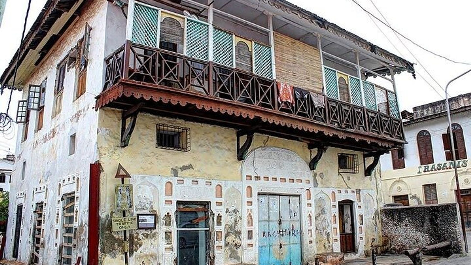 Small group tour to Old Mombasa Town, Fort Jesus and Haller Park