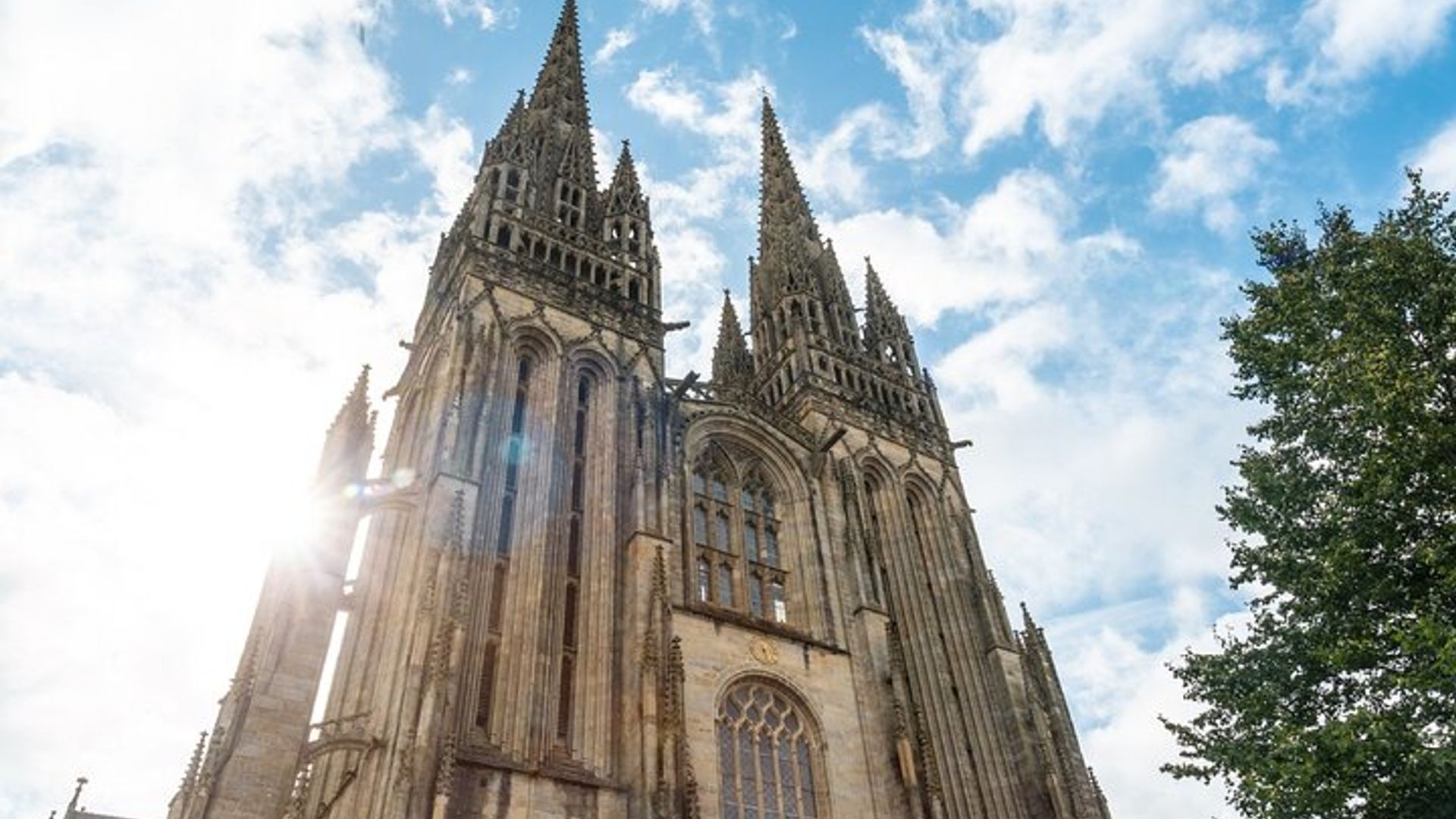 Quimper Visite audioguidée à pied 1h et 23 commentaires audios