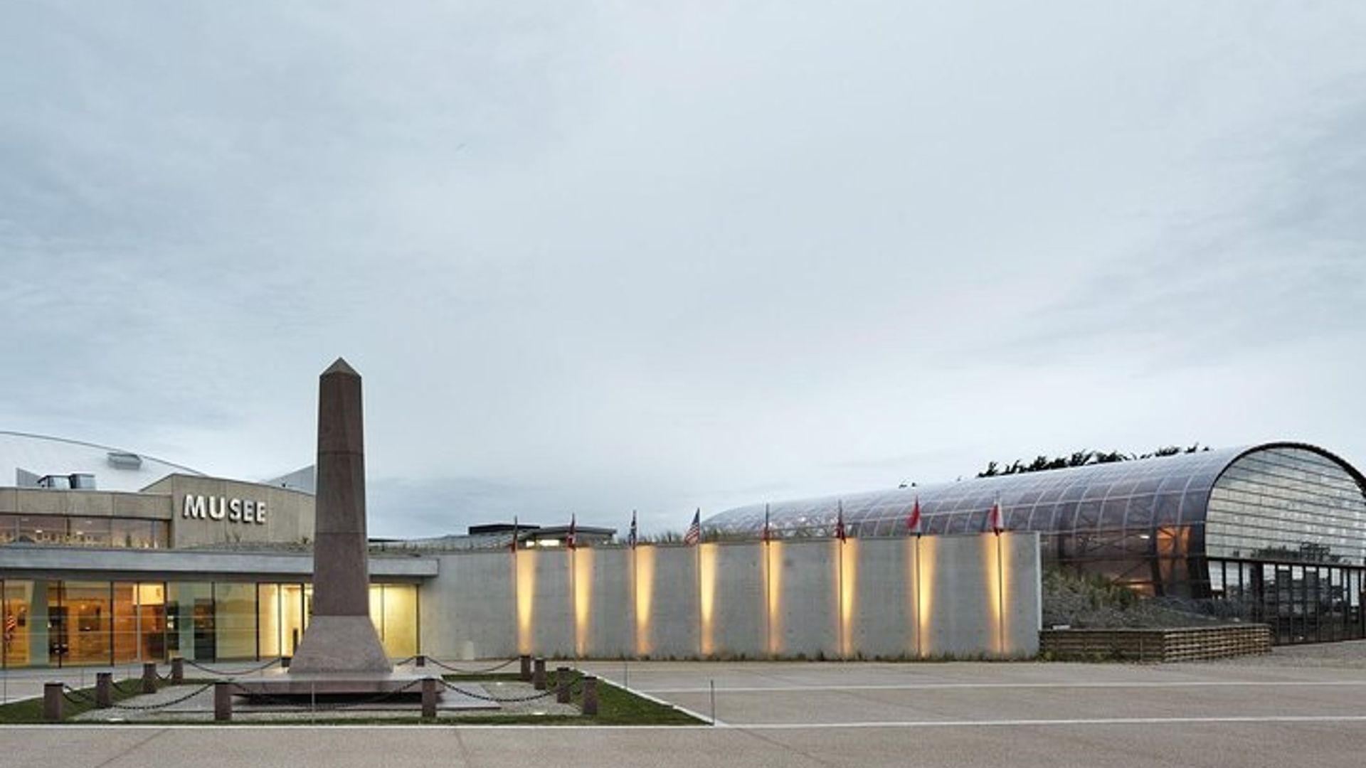 OMAHA BEACH con MERCEDES V CLASS al DÍA MEMORIAL D desde París