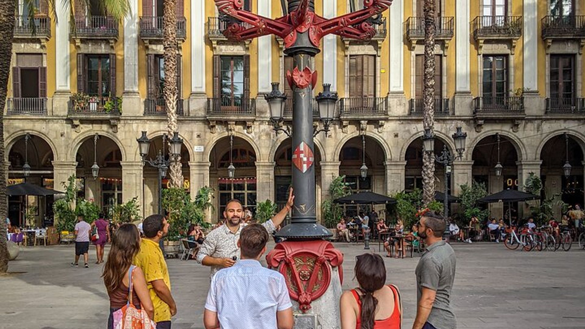 Barcelona Small-Group Food and Wine Tasting Tour in Old Town