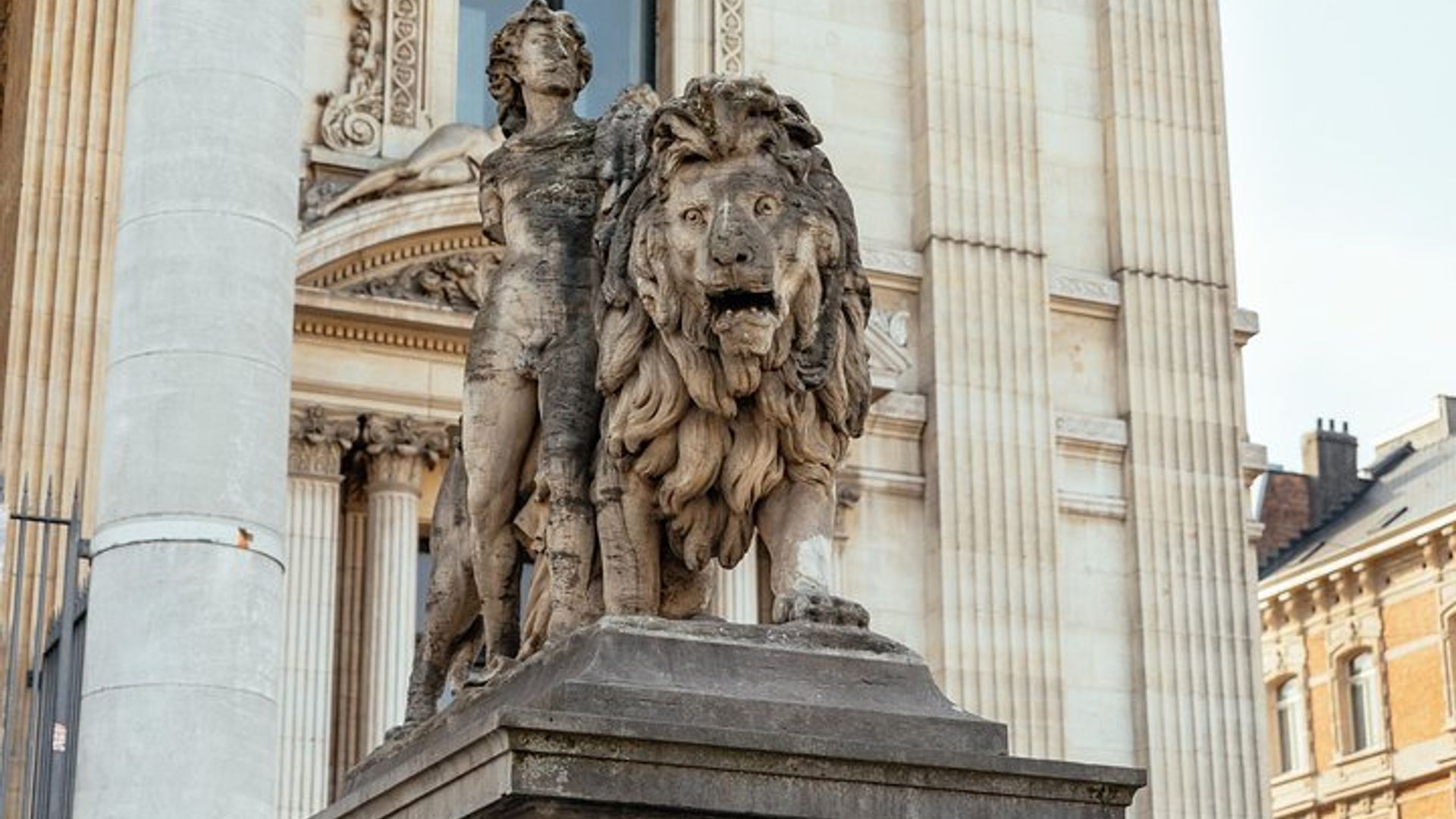 Brussels Private Custom Highlights & Hidden Gems Walking Tour