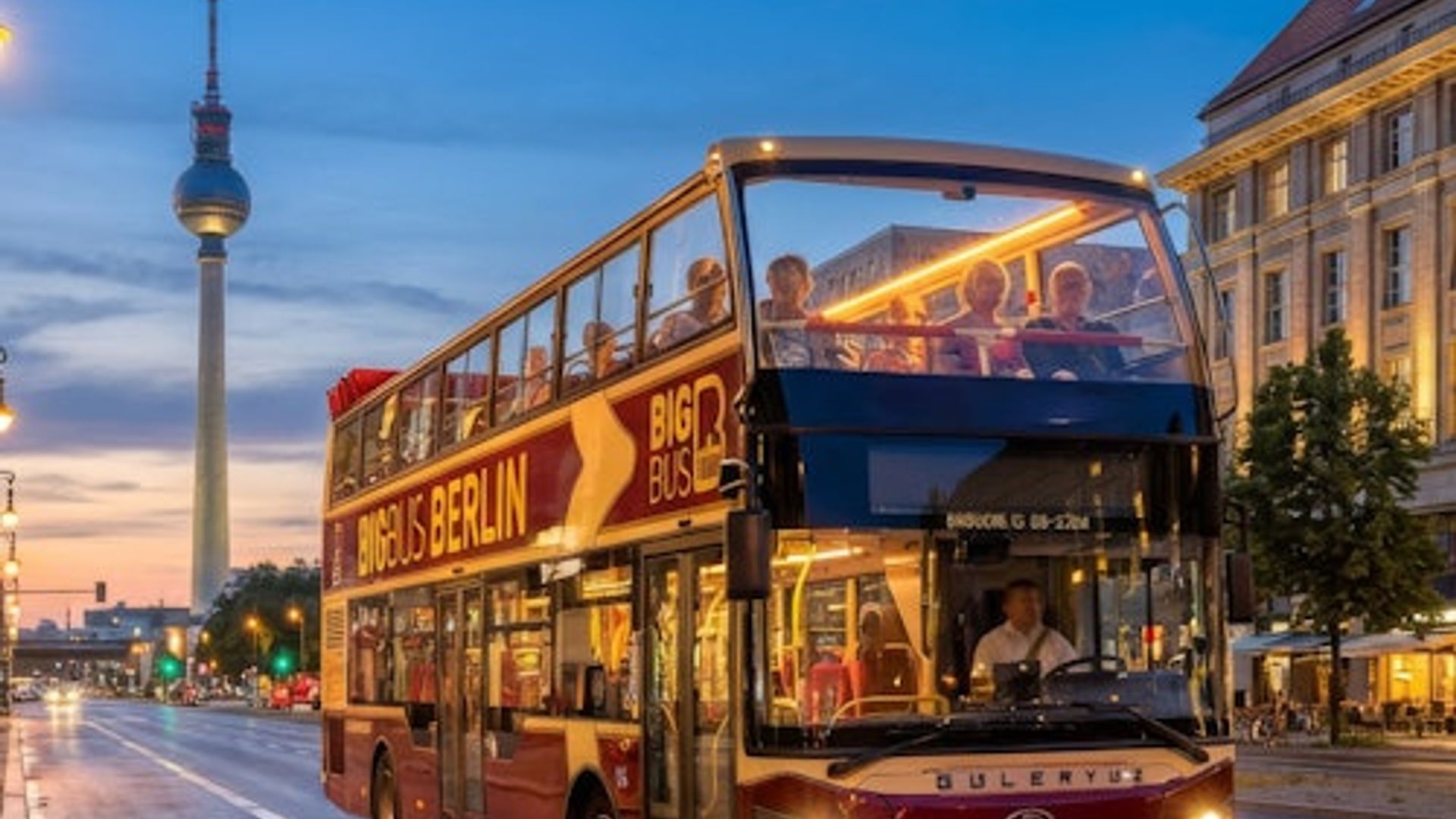 Berlin: Evening Open-Top Bus Tour with Live Guide