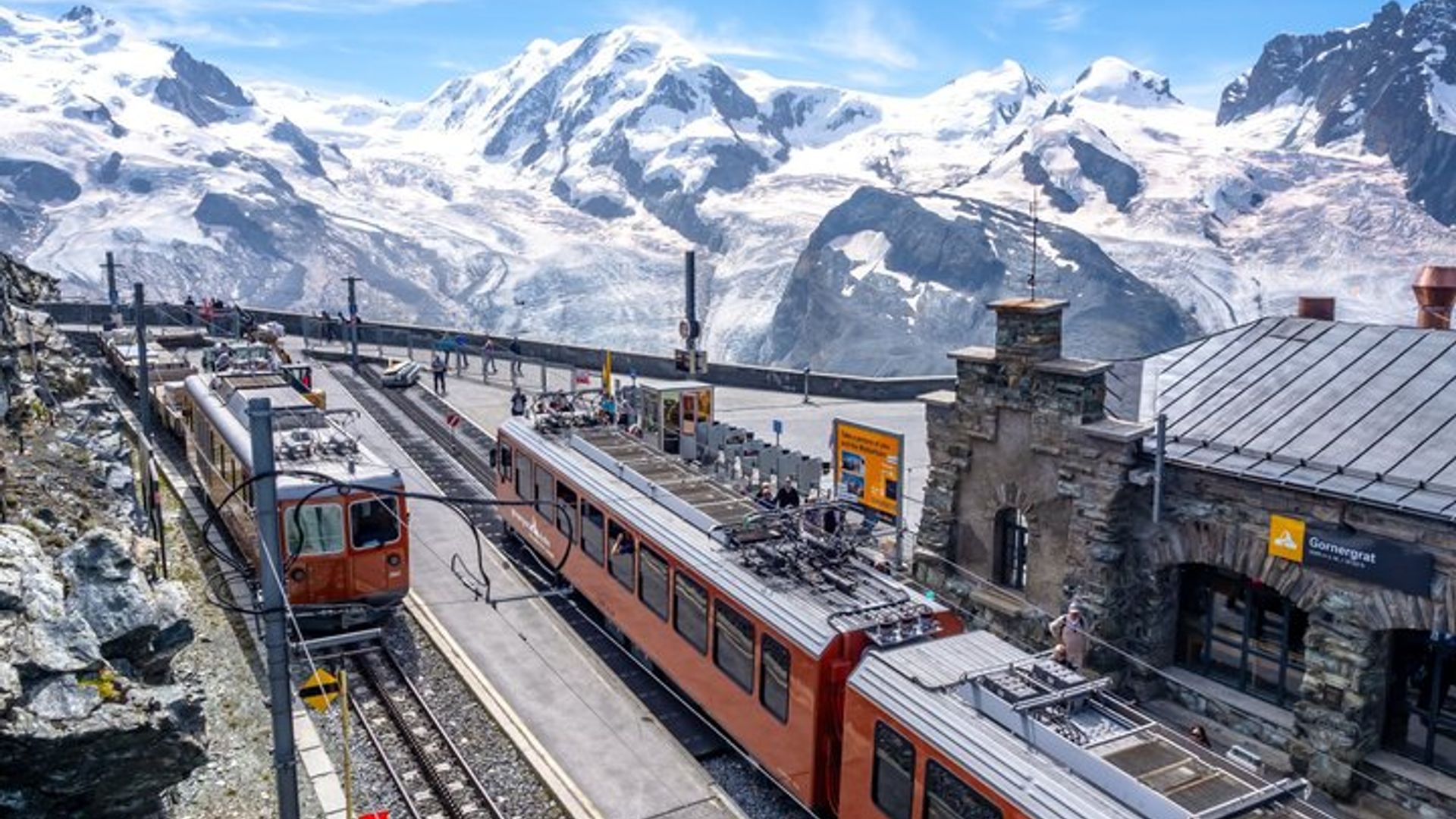 La zona del Matterhorn del pueblo de Zermatt y el monte. Excursión en grupo pequeño a Gornergrat desde Basilea