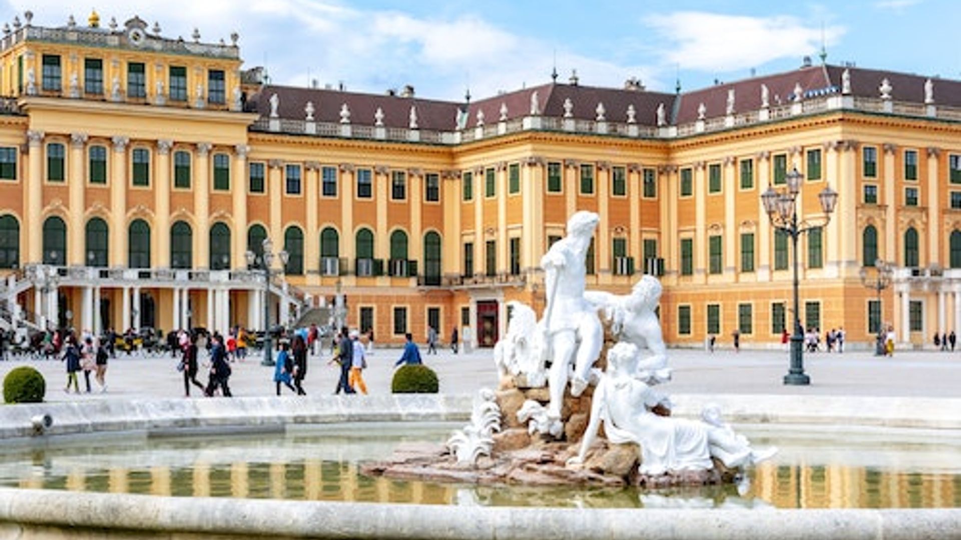 Schonbrunn Palace & Gardens: Skip The Line Ticket and Private Guided Tour