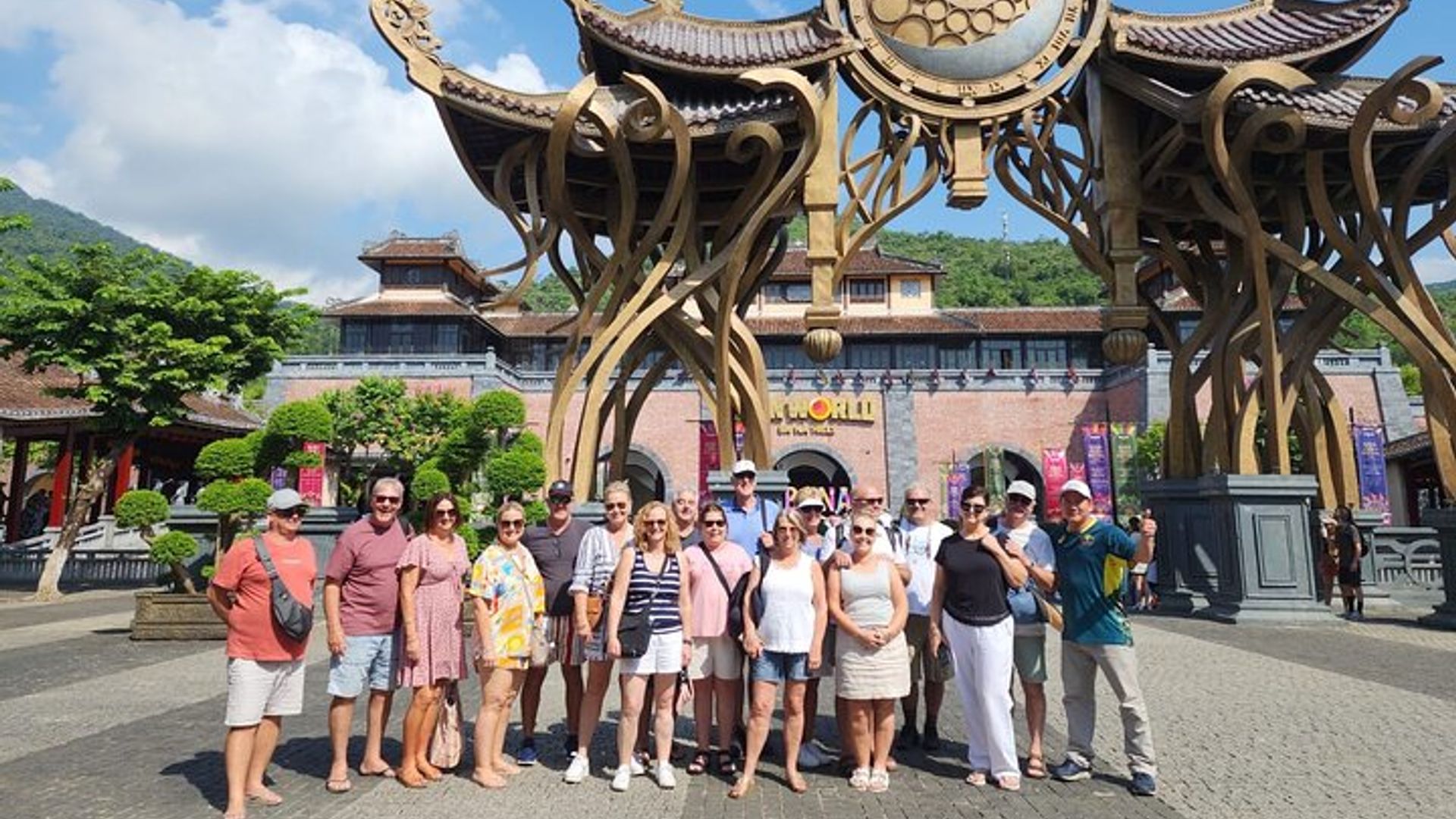 Private tour/Chan May port to Ba Na Hills & Golden Hands Bridge