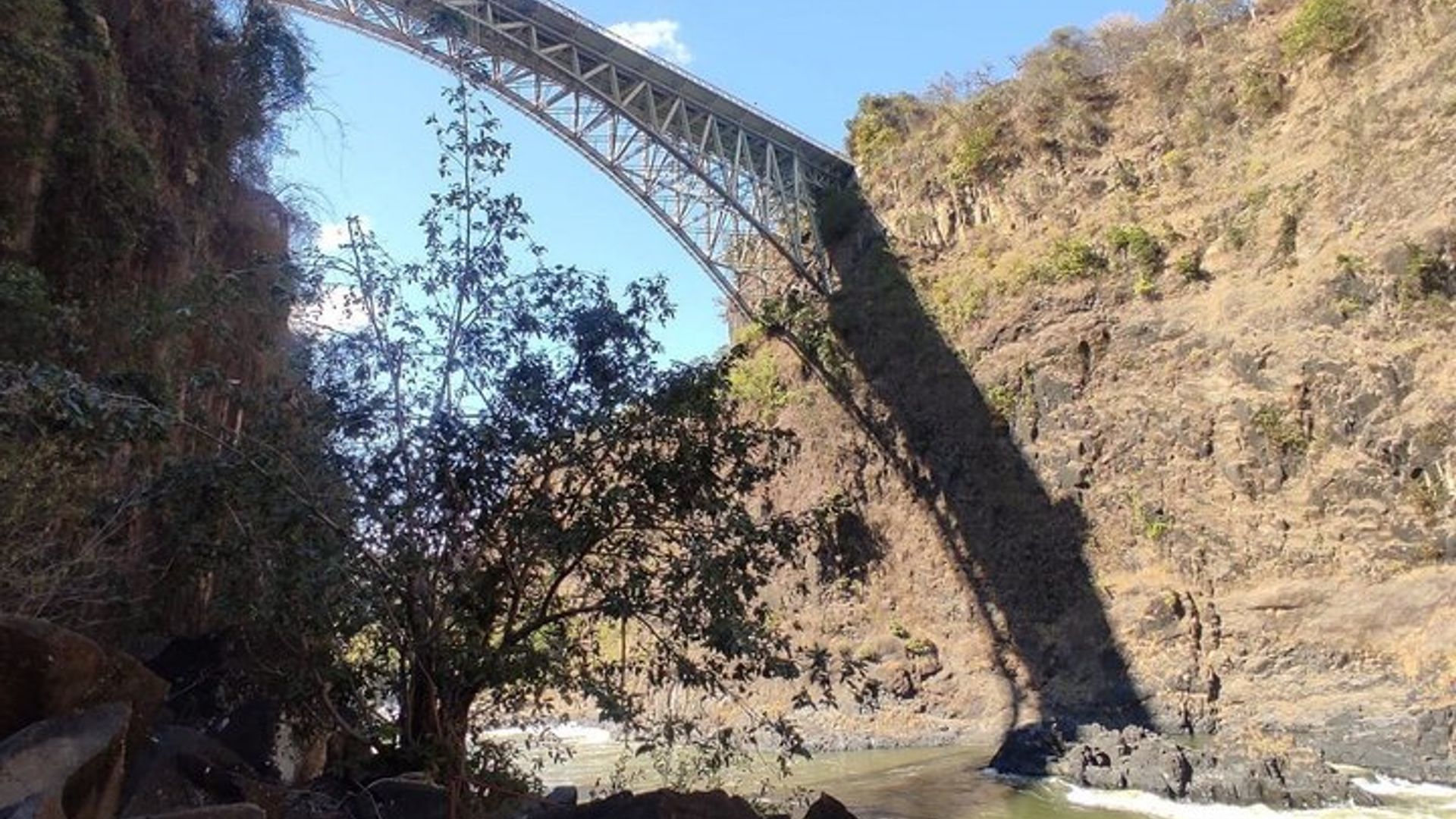 เดินป่า Batoka Gorge
