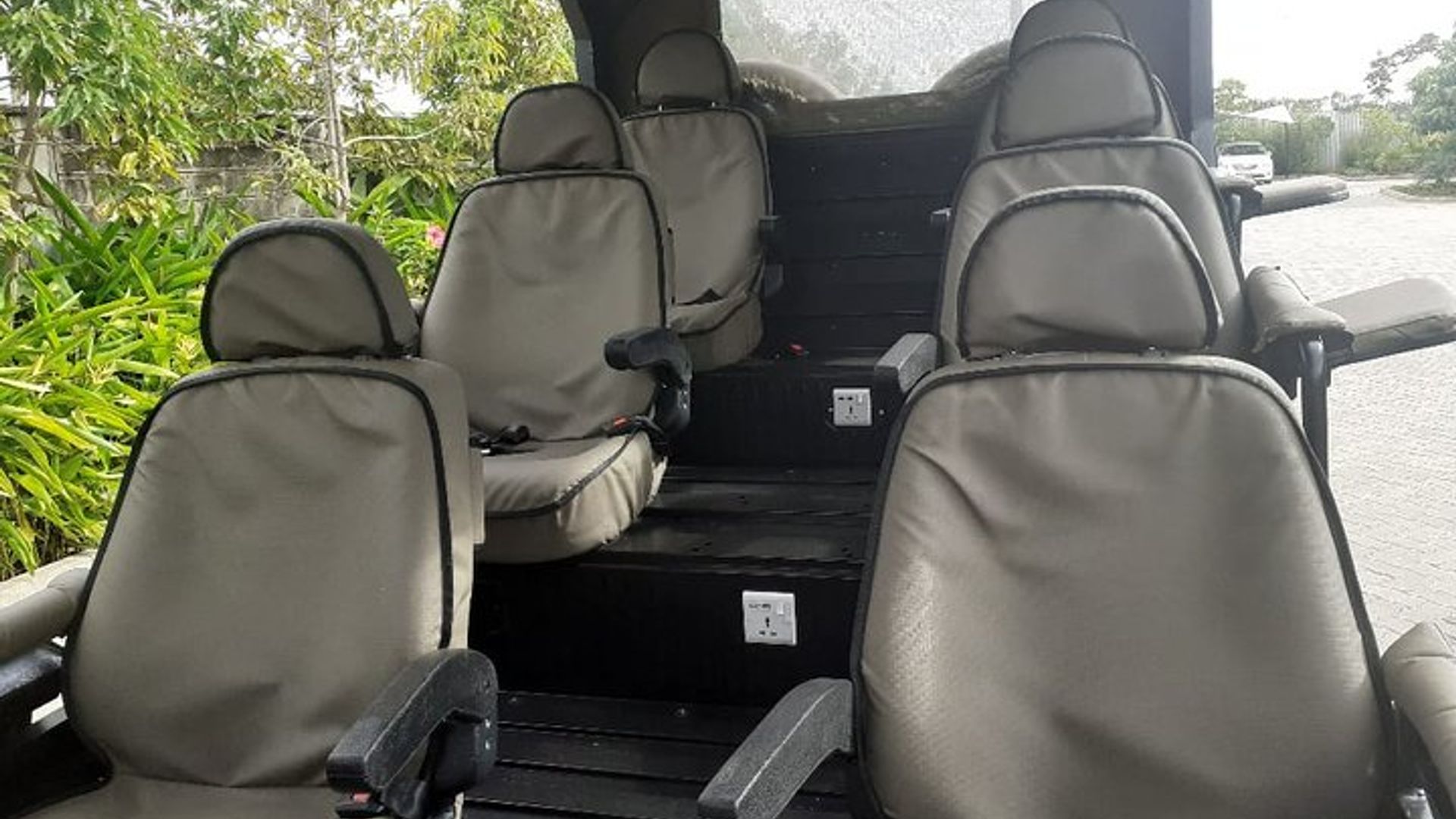 Half-Day Private Tour in Open Jeep at Nairobi Park