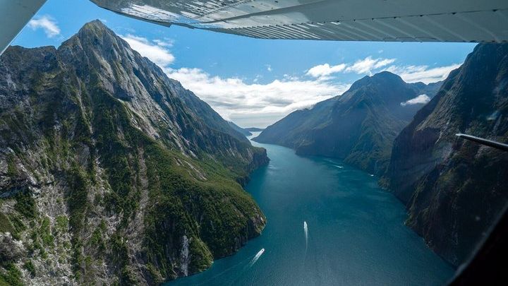 Milford Sound Glacier Flight & Cruise from Wanaka